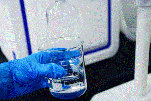 Laboratory glassware and Petri dishes